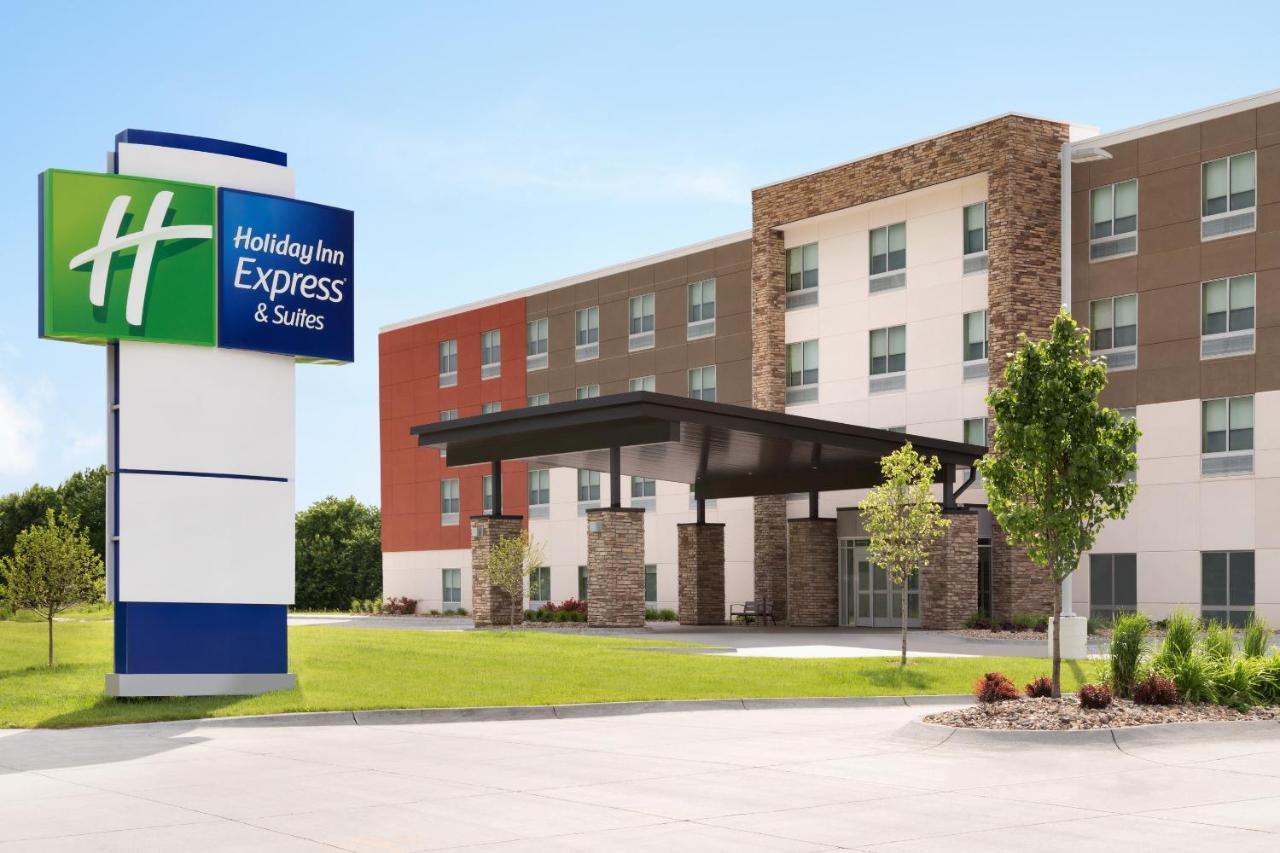 Holiday Inn Express & Suites - Milwaukee West Allis By Ihg Εξωτερικό φωτογραφία