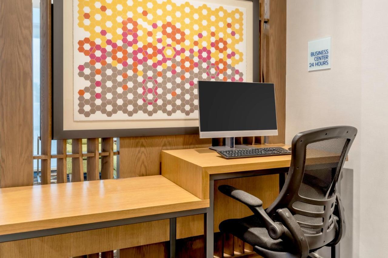 Holiday Inn Express & Suites - Milwaukee West Allis By Ihg Εξωτερικό φωτογραφία