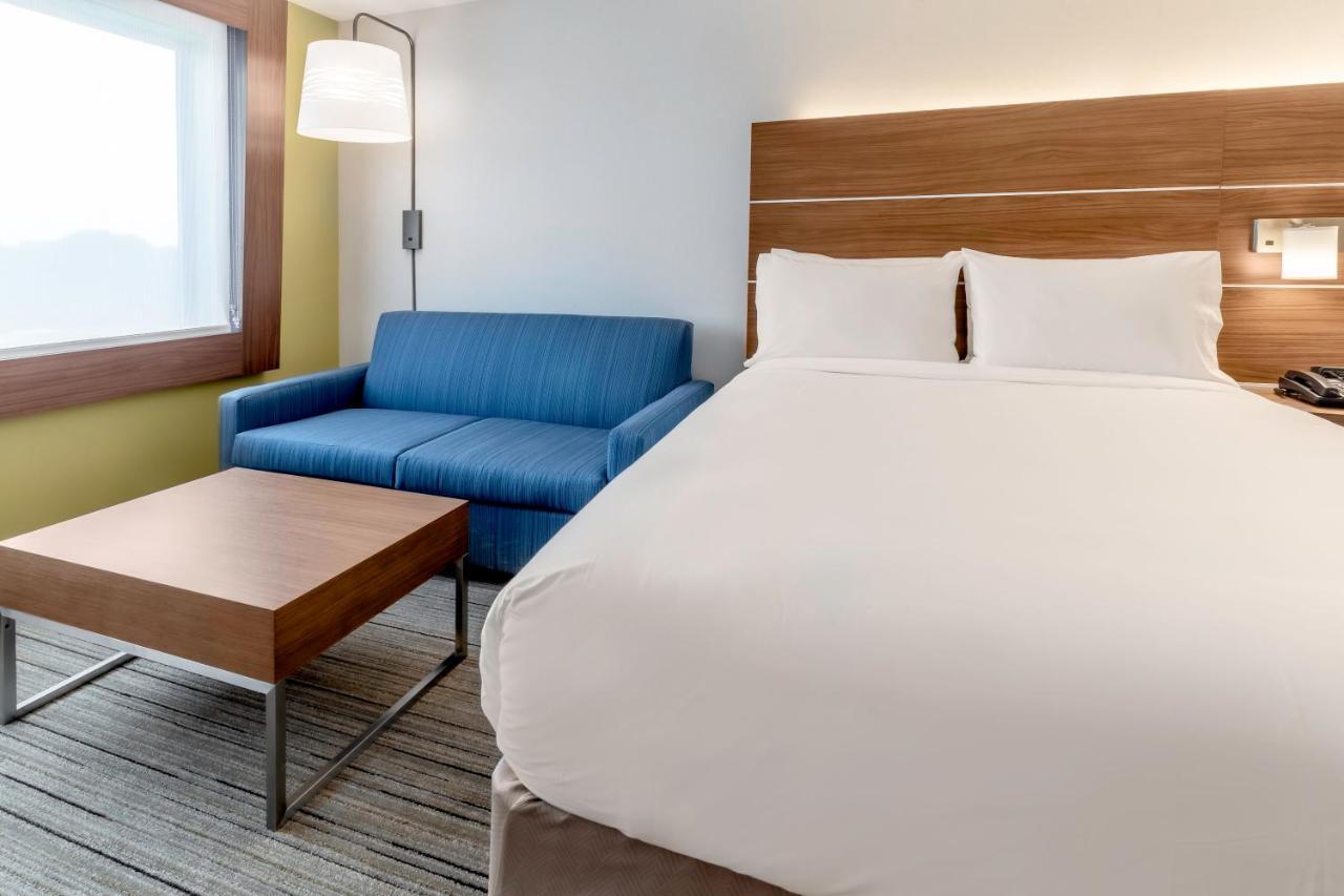 Holiday Inn Express & Suites - Milwaukee West Allis By Ihg Εξωτερικό φωτογραφία
