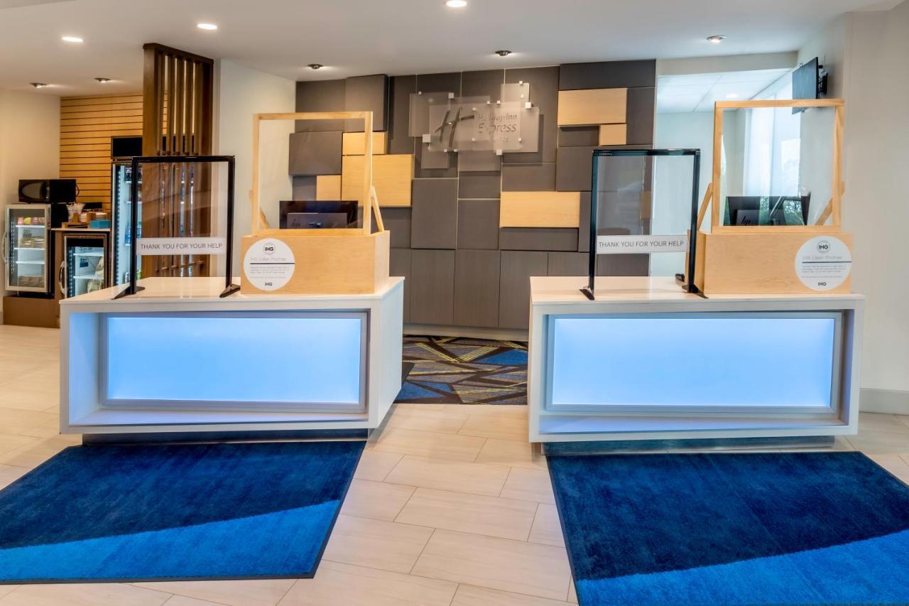 Holiday Inn Express & Suites - Milwaukee West Allis By Ihg Εξωτερικό φωτογραφία