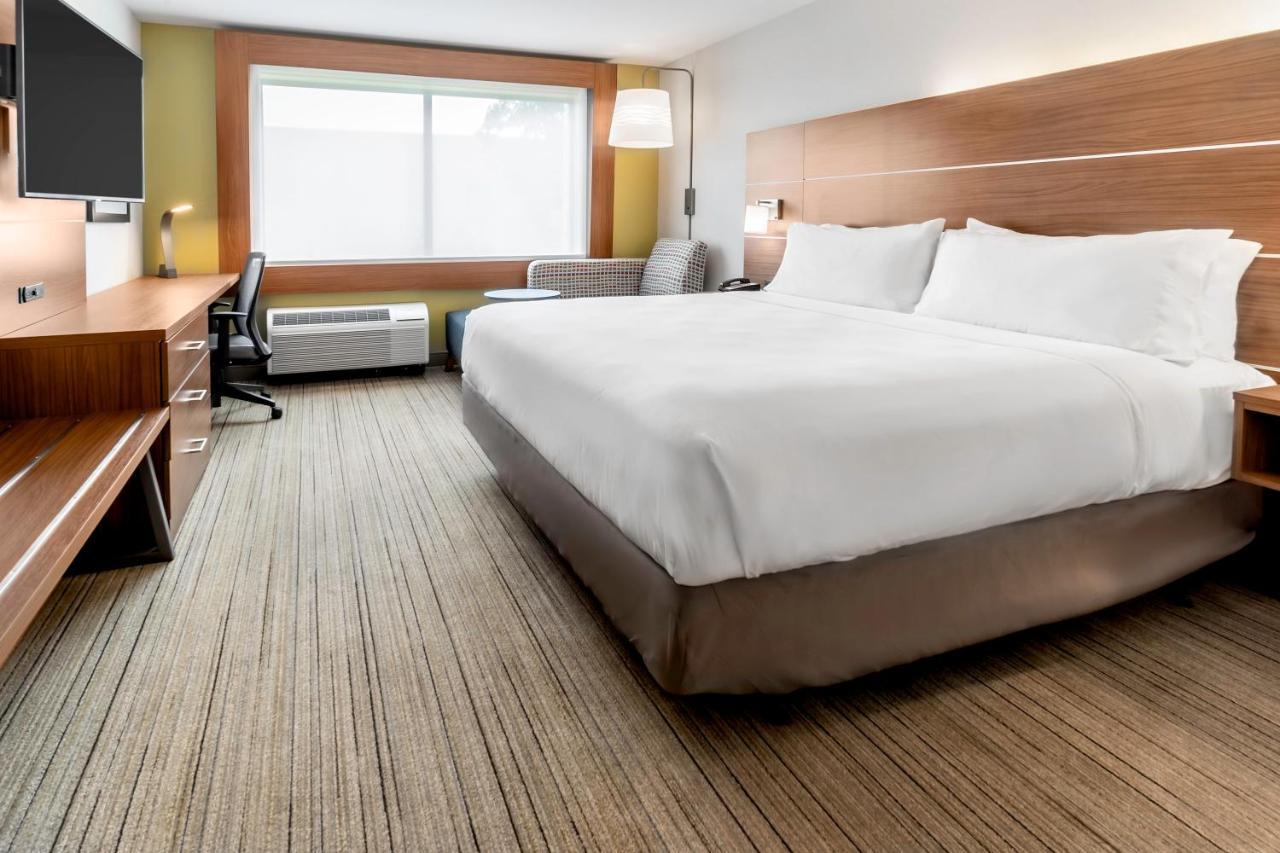 Holiday Inn Express & Suites - Milwaukee West Allis By Ihg Εξωτερικό φωτογραφία
