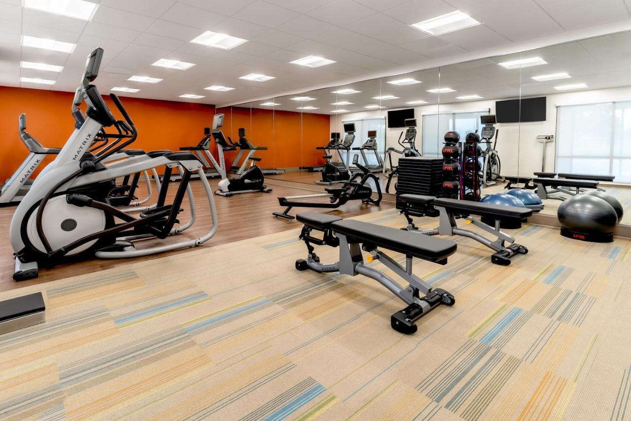 Holiday Inn Express & Suites - Milwaukee West Allis By Ihg Εξωτερικό φωτογραφία